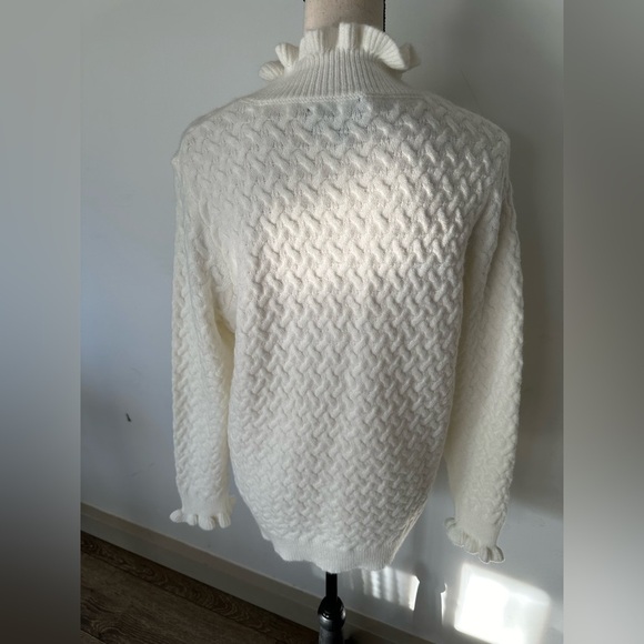 Frank Lyman white cream ruffled knit sweater waffle pattern SZL - Picture 5 of 6